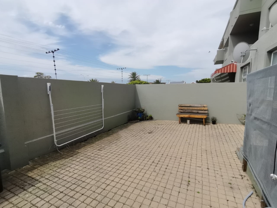 2 Bedroom Property for Sale in Heiderand Western Cape